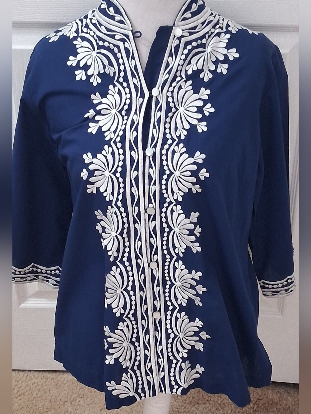 Cato Of Honolulu Vintage Embroidered Tuic Shirt      Size 10